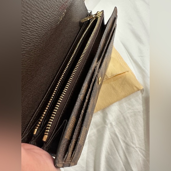 Louis Vuitton Sarah Wallet - Picture 12 of 12